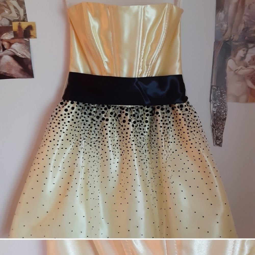 2 Gunne Sax